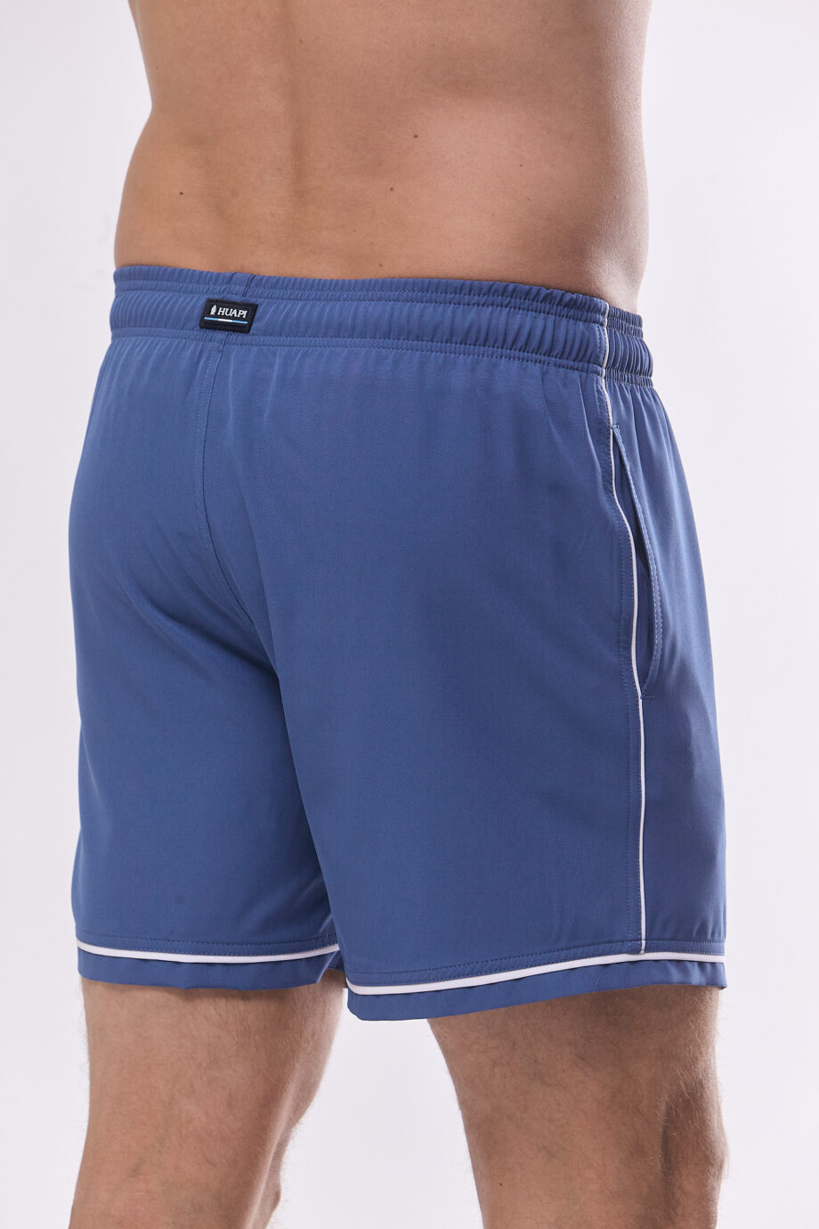 Short liso con vivo lateral