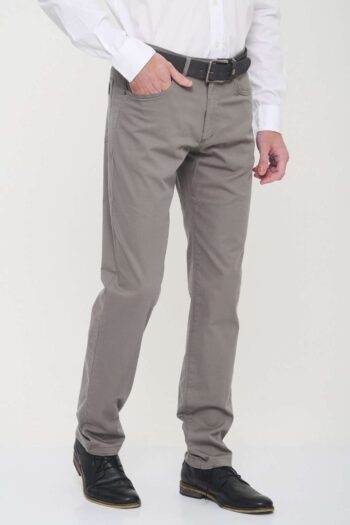 Pantalón básico corte jean de gabardina