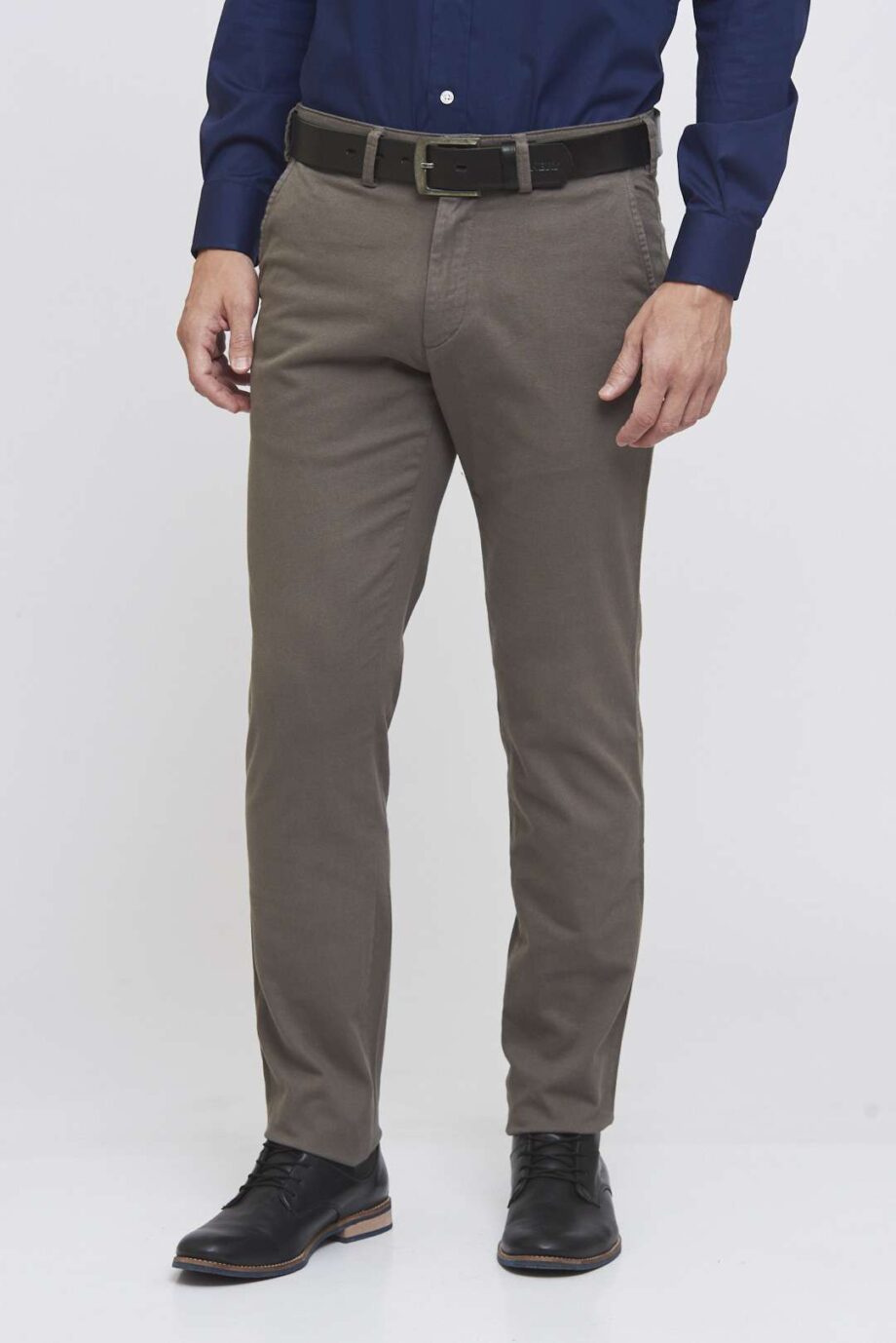 Chino regular fit de gabardina broken twill