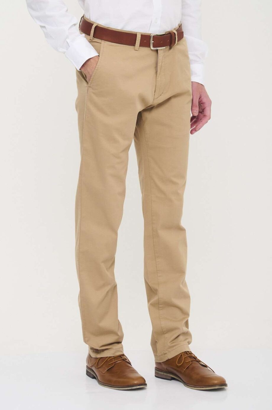 Chino regular fit de gabardina