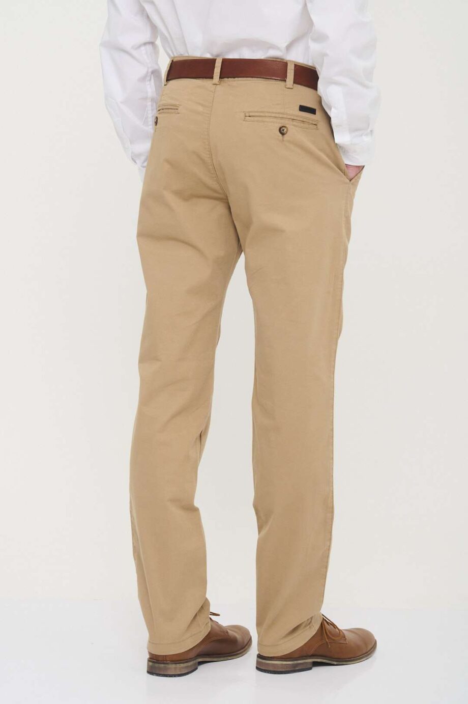 Chino regular fit de gabardina