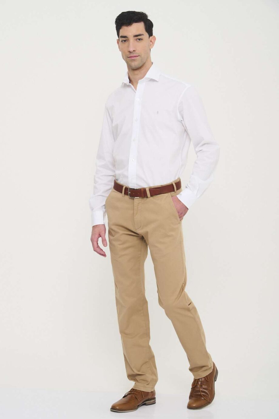 Chino regular fit de gabardina