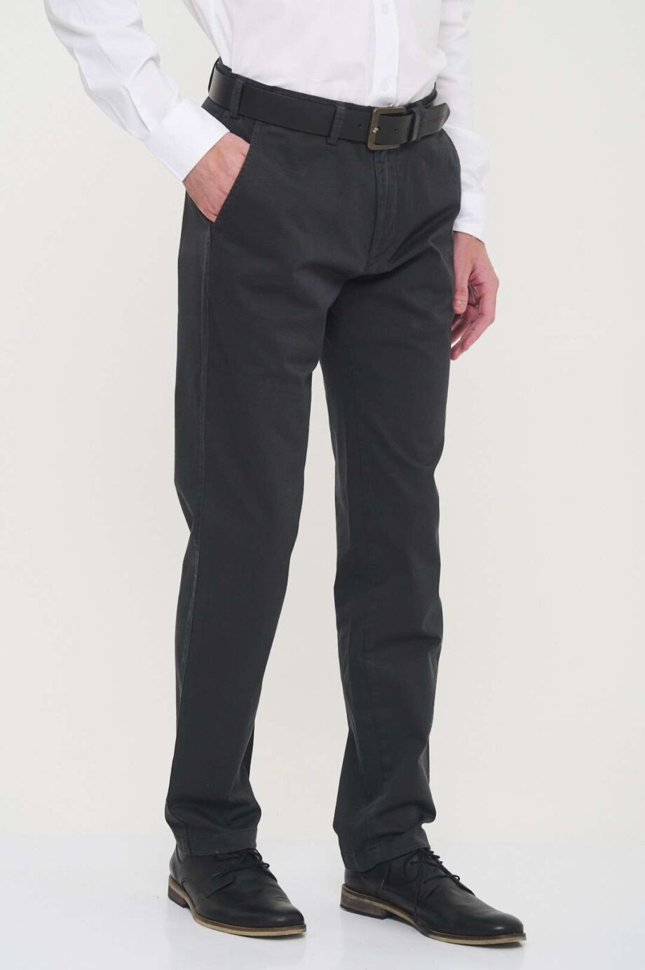 Chino regular fit de gabardina