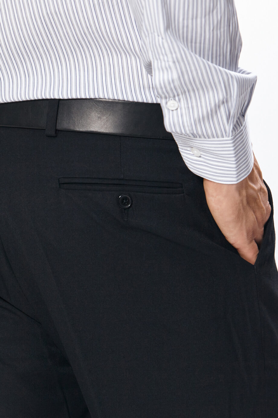 Pantalón de vestir con una pinza de sarga clásica