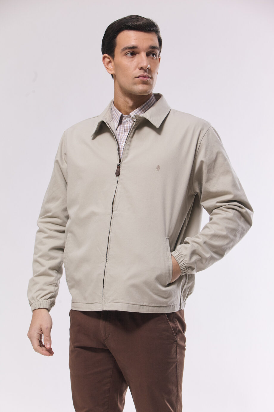 Campera corta de gabardina